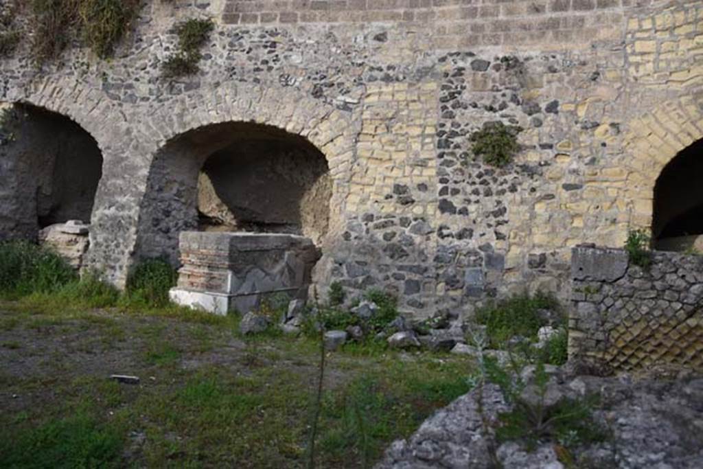 Herculaneum, April 2007. Looking north towards the west side of the four-sided arch.
Photo courtesy of Nicolas Monteix.